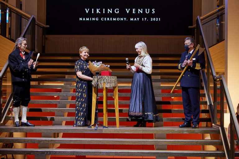 Viking Venus Anne Diamond e Karine Hagen
