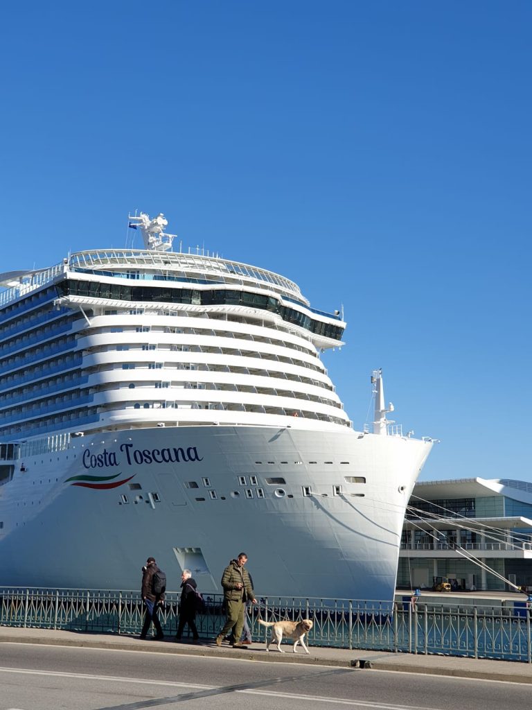costa-toscana-fotos-del-nuevo-buque-insignia-de-costa