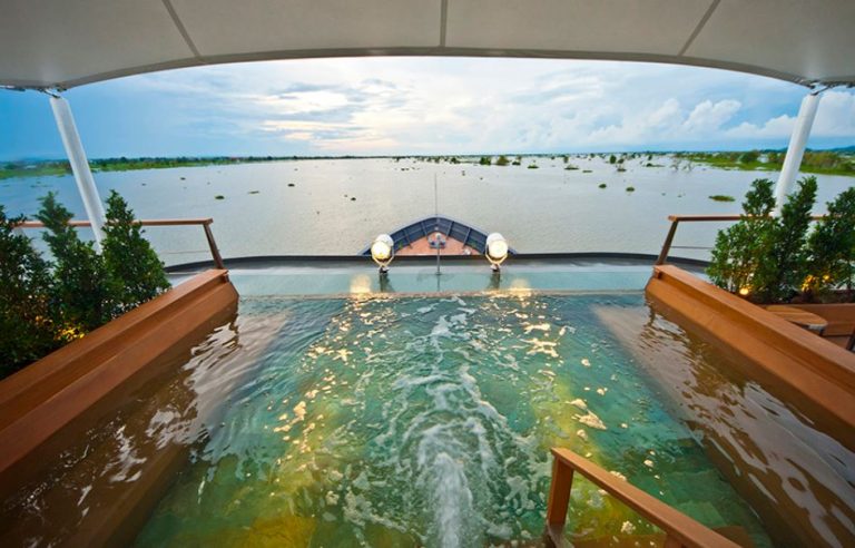 Aqua Mekong Outdoor Top Deck Plunge Pool