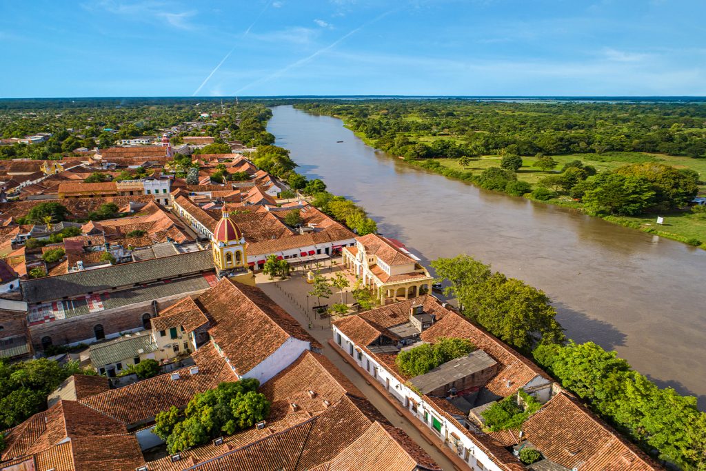 amawaterways-sailing-to-colombia
