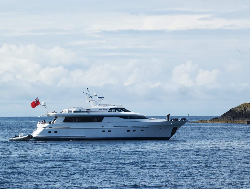 Hebrides Cruise lancia il superyacht Lucy Mary