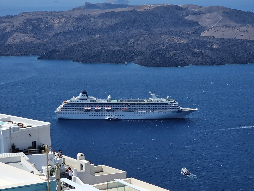 On Crystal Symphony: the return of Crystal Cruises