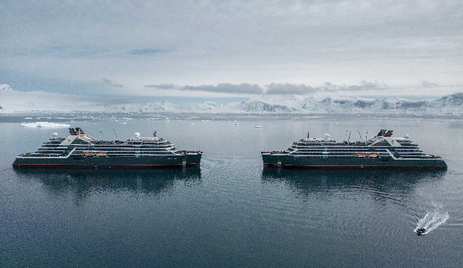 A Seabourn faz história com dois navios na Antártida