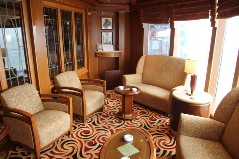 Churchill lounge