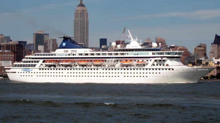 NORWEGIAN CROWN in New York City 2007