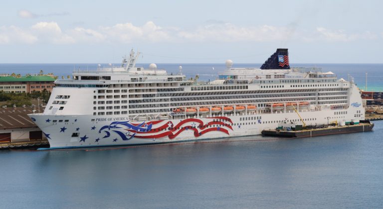 PRIDE OF AMERICA in Honolulu 2010