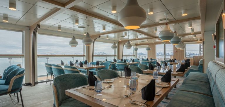 Ocean Albatros,Fridtjof Nansen Restaurant