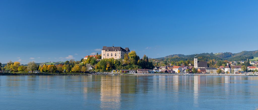 Riverside: Mini Cruises between Rhône and Danube