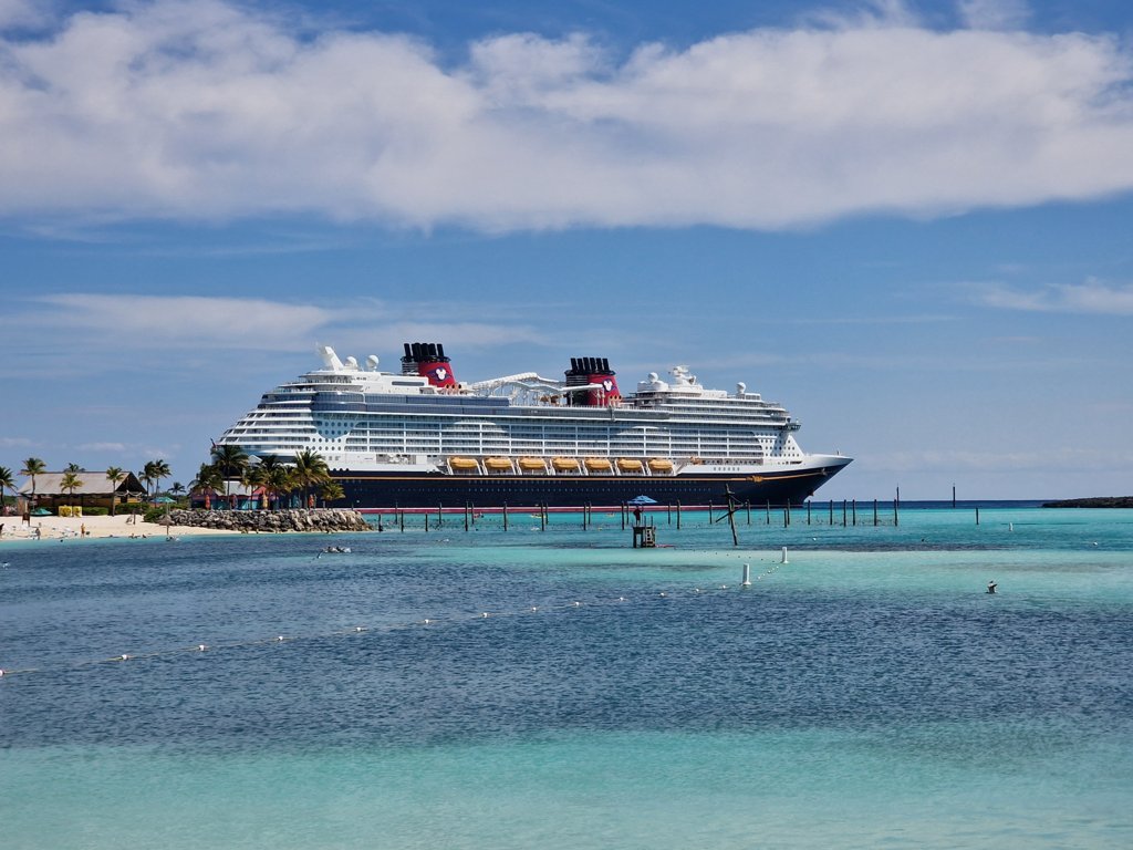 A bordo del Disney Wish: el tour en video completo