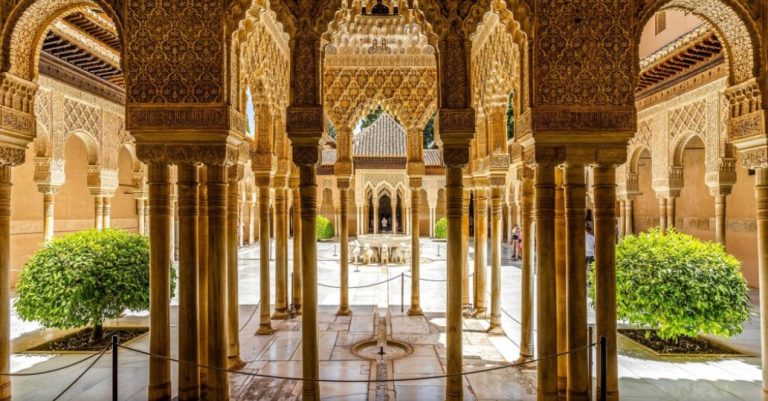 7. Alhambra Palace (Spain)_More than a Myths itinerary