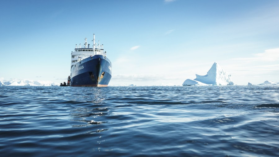 oceanwide-special-offers-for-antarctic-trips