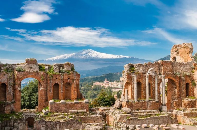 Taormina, italy_crystal