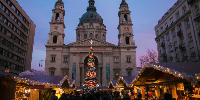 D_ECRC_Christmas_Budapest-StStephenBasilica