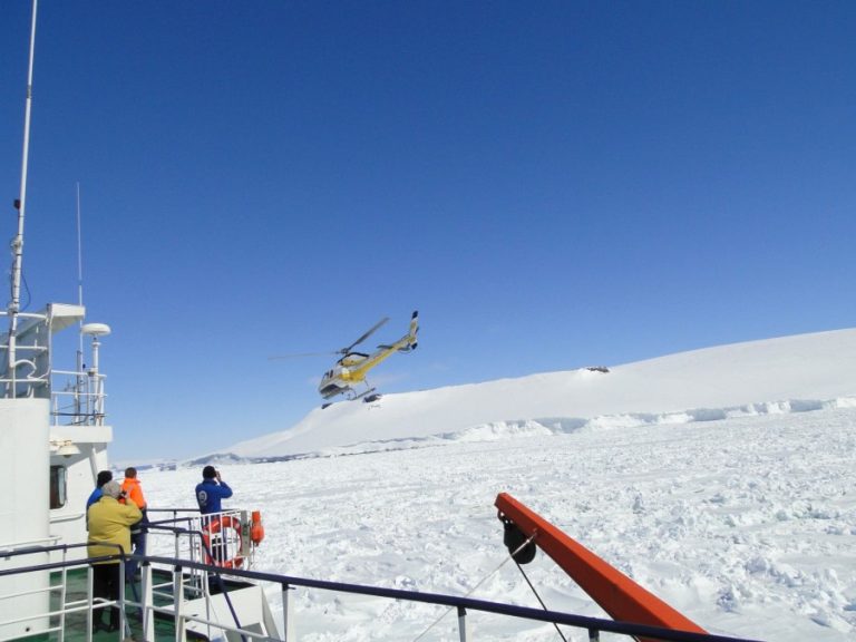 Flying above the pack-ice_ Hans Murre copyright