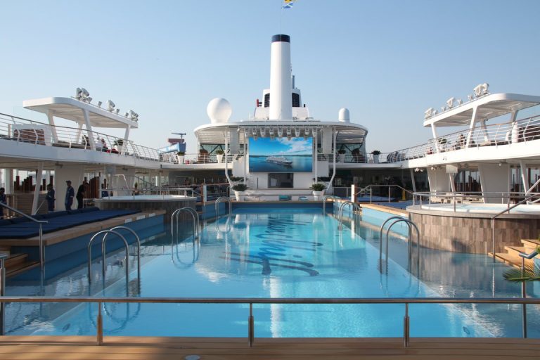 Mein_Schiff_7_Pooldeck01_2024_Kai_Ortel