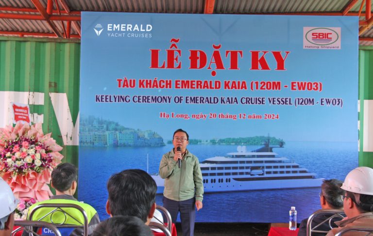 Emerald Kaia Keel Laying