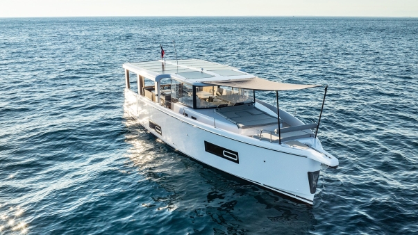 dream-yacht-lanza-un-nuevo-monocasco-hibrido