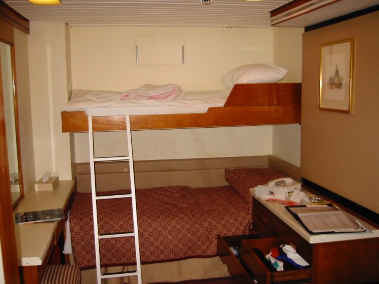 Qe2 Cabin