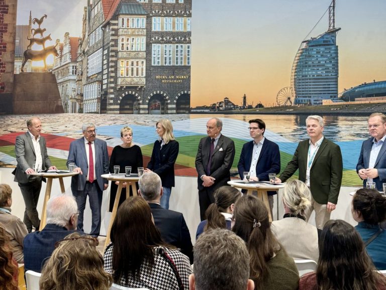 Cruise panel