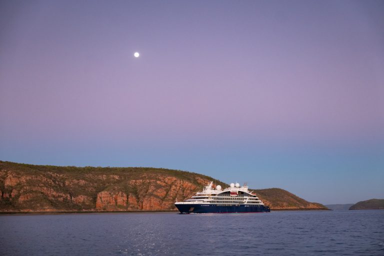 ponant-leclissi-totale-di-sole-in-crociera