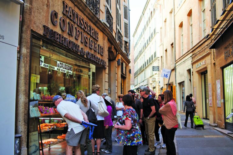 OC-Culinary Center-Tour-Experience-Discovery-Provence-Michelin Chef Reine Sammut-Aix Market-1 (1)