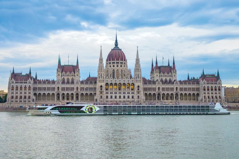 Tauck_cruising_Budapest_Courtesy of Tauck