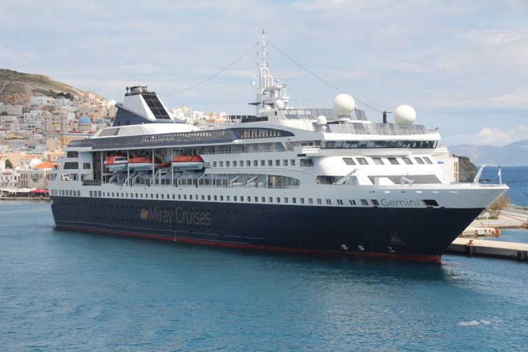Gemini in Syros