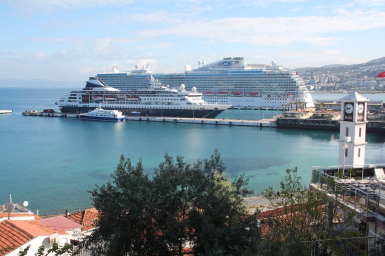 Gemini_and_Majestic_Princess_Kusadasi