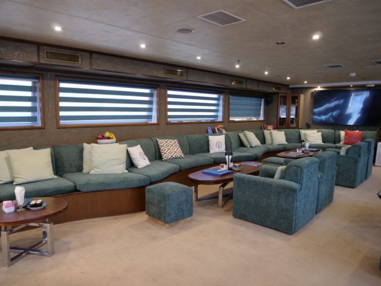 Harmony G Lounge Area
