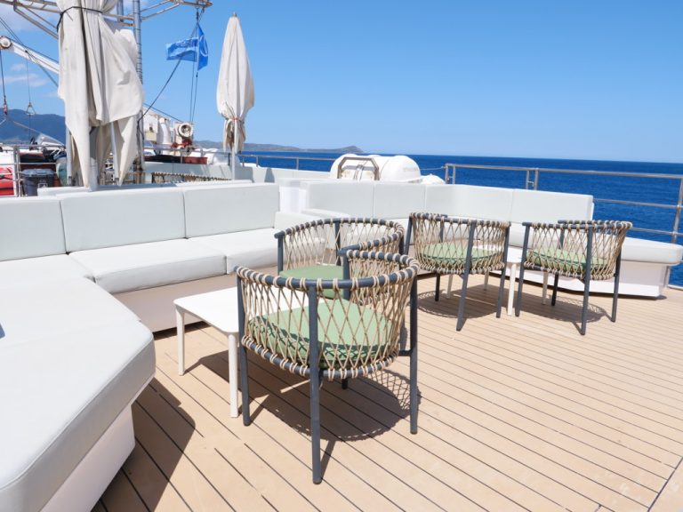 Harmony G Outdoor Dining Area