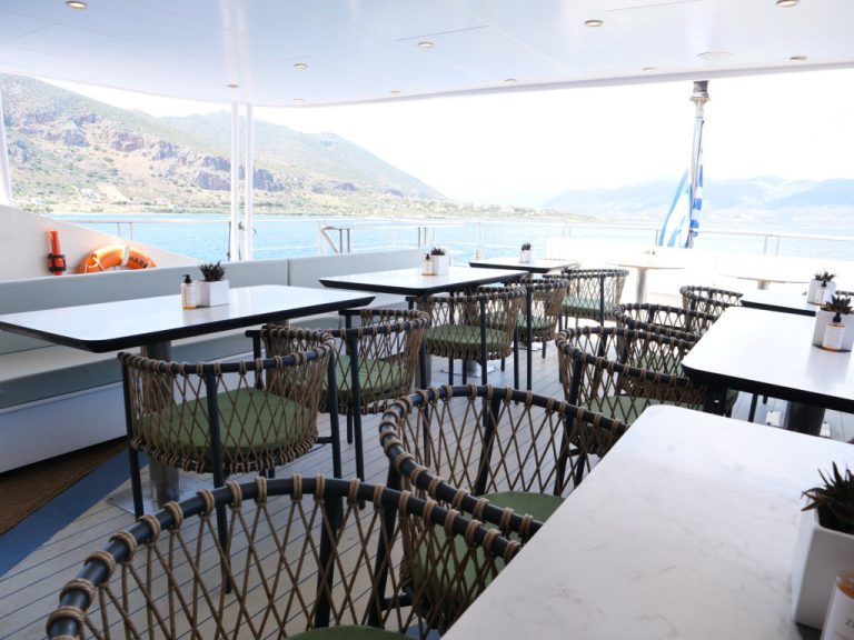 Harmony G Outdoor Dining Area
