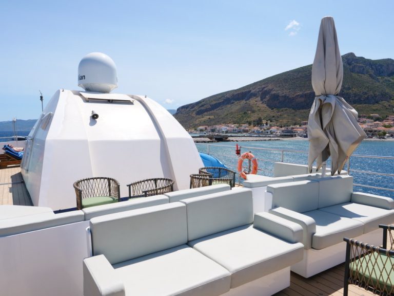 Harmony G Outdoor Dining Area