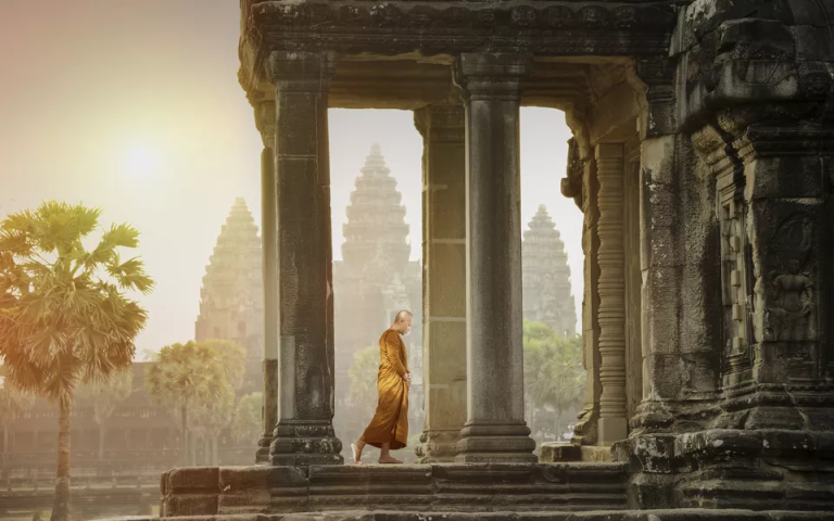 Monch in Angkor Wat