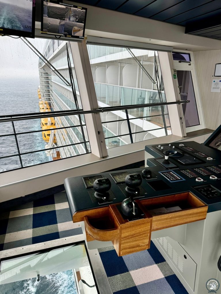 OvationoftheSeas_Bridge