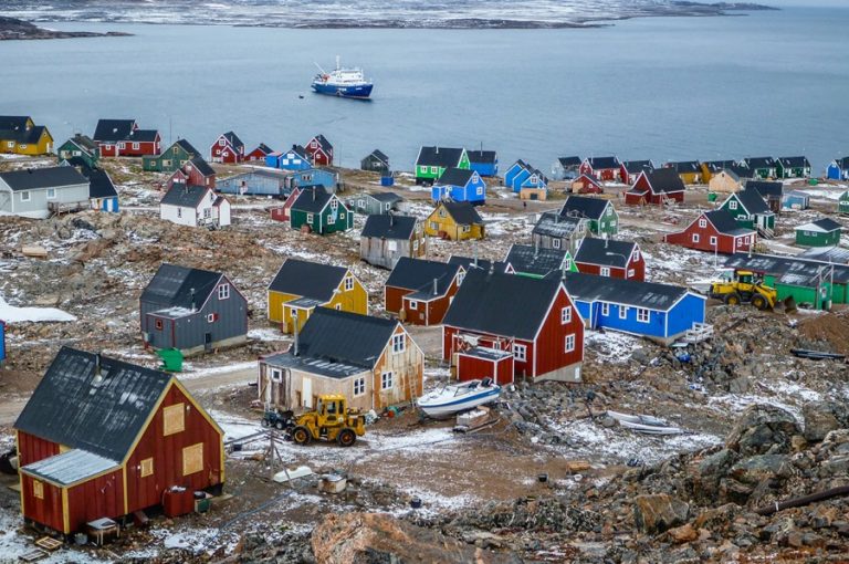 Plancius, Ittoqqortoormiit, Scoresby Sund (c) Katja Riedel-Oceanwide Expeditions