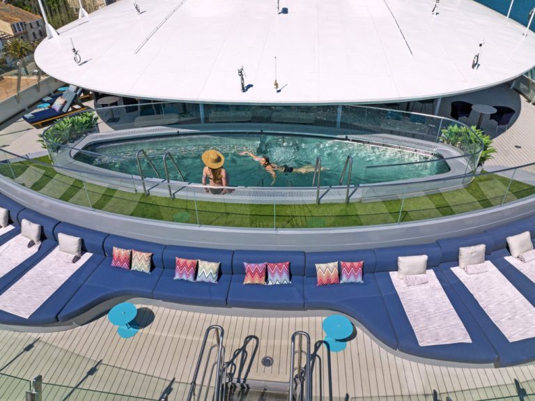 SE-Vitality Pool - Sky Deck_ Scenic Eclipse II-007