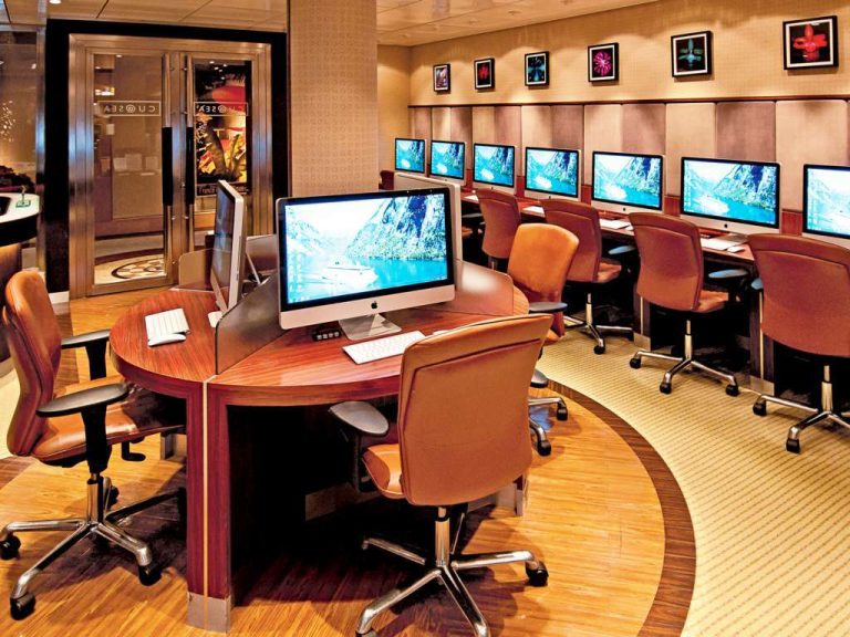 Computer University