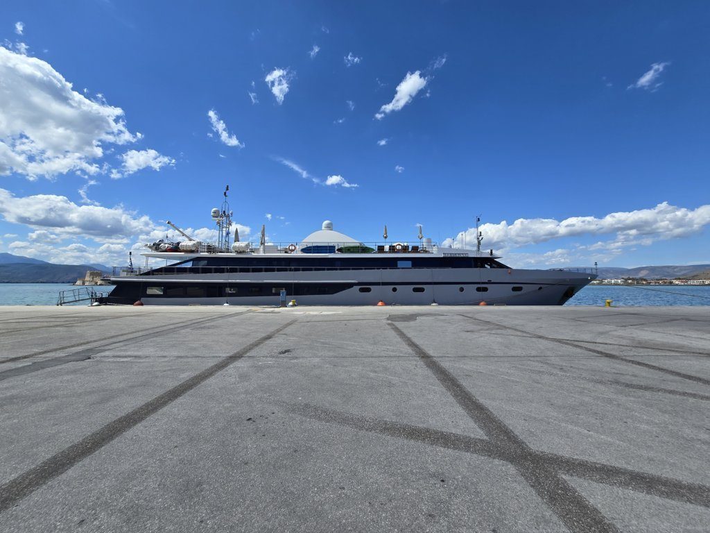 island-hopping-in-classical-greece-aboard-harmony-g