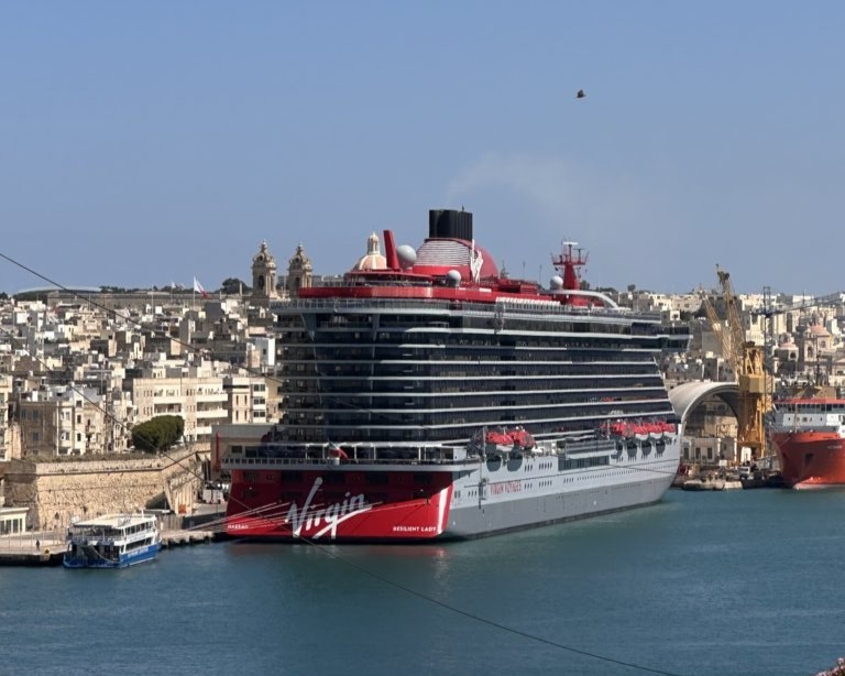resilient-lady-experience-on-an-uncommon-ship