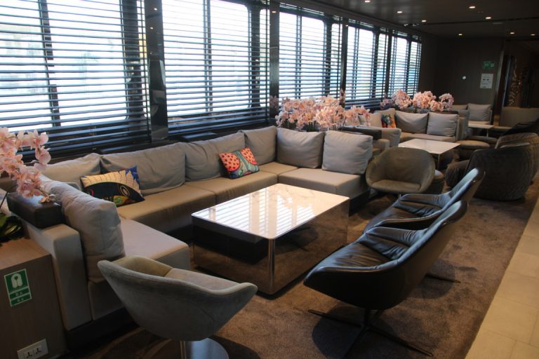 Amici Bar & Lounge_Emerald azzurra