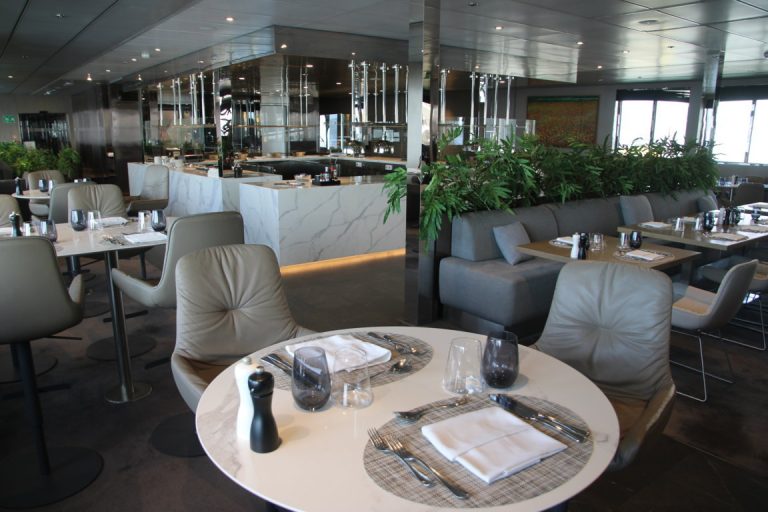La Cucina Dining_Emerald Azzurra