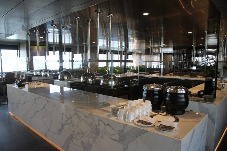 La Cucina Dining_Emerald Azzurra