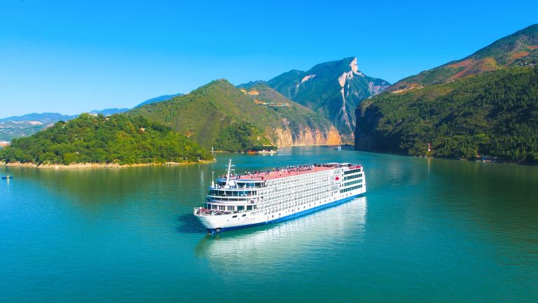 Ship Century Victory on the Yangtze River (1)