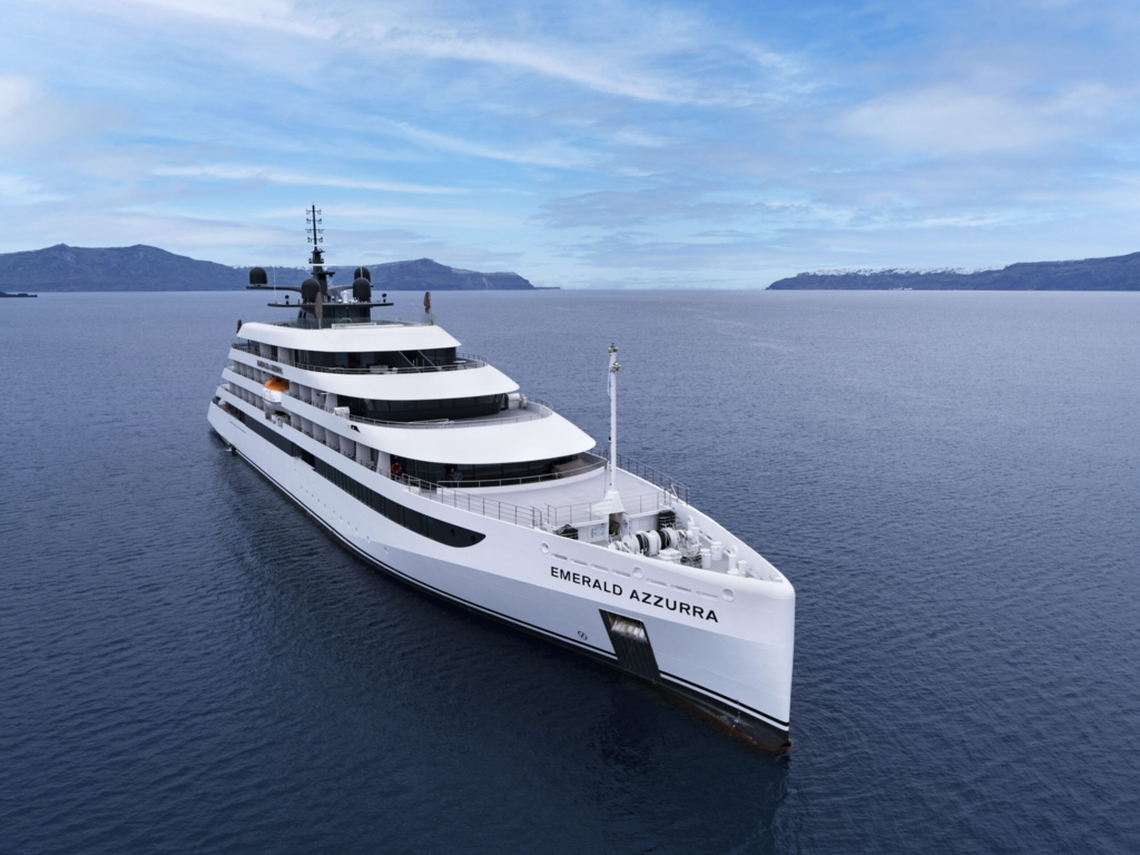 emerald-azzurra-the-complete-photo-album