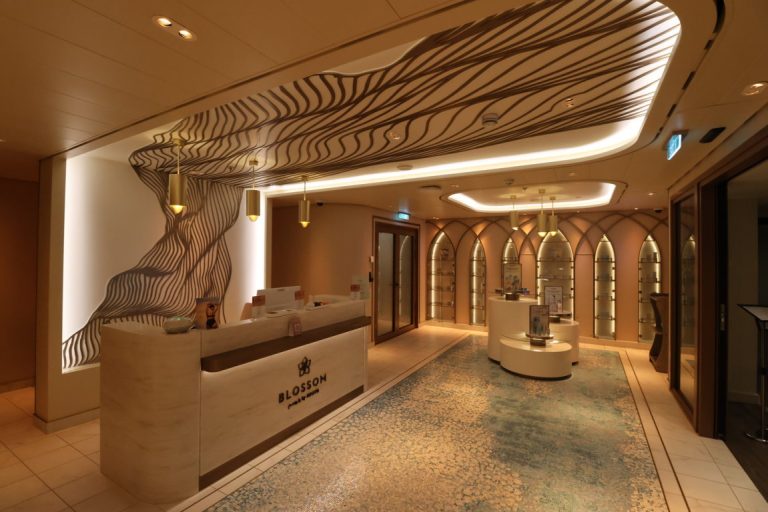 AROYA Blossom Spa Reception