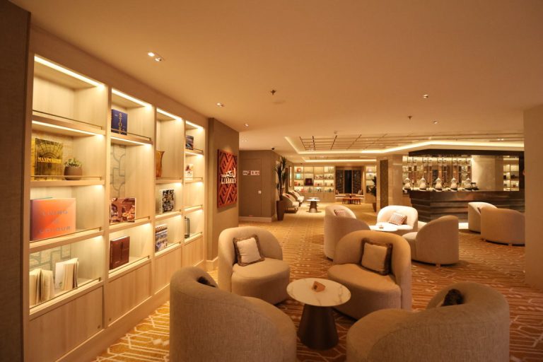 AROYA Warm beige interior design