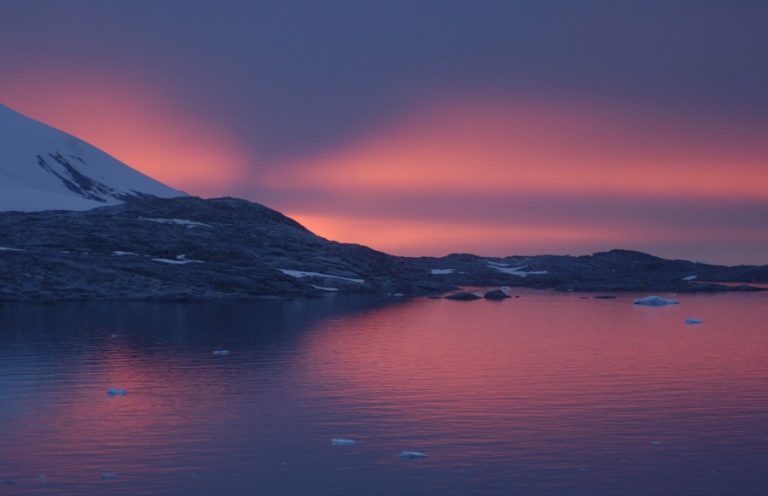 Antarctica_Polar Circle _Deep South Discovery voyage _Aurora Australis_Southern Lights