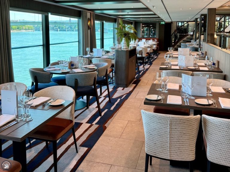 Riverside_Restaurant