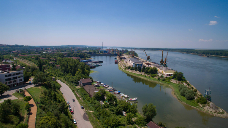Rousse_Riverside