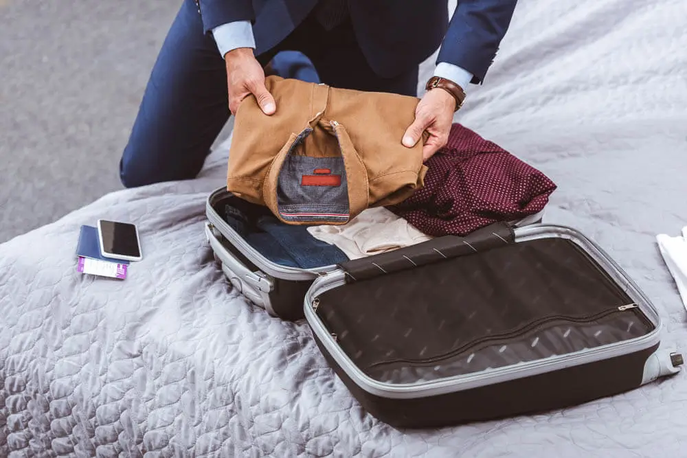 viajar-leve-o-servico-de-envio-de-bagagem-da-crystal